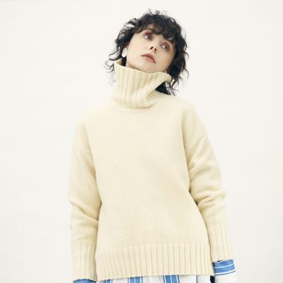 ラムカシミヤピースダイ　ハイネックプルオーバー