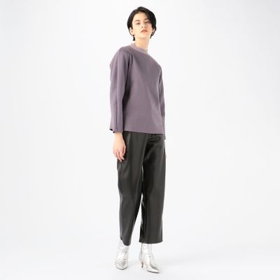 フェイクレザー　テーパードクロップドパンツ