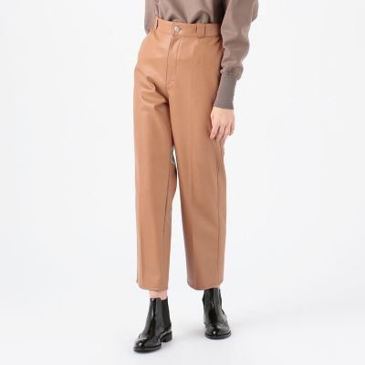 フェイクレザー　テーパードクロップドパンツ