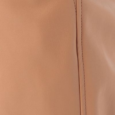 フェイクレザー　テーパードクロップドパンツ