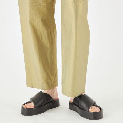 ホイルプリント　タックテーパードパンツ