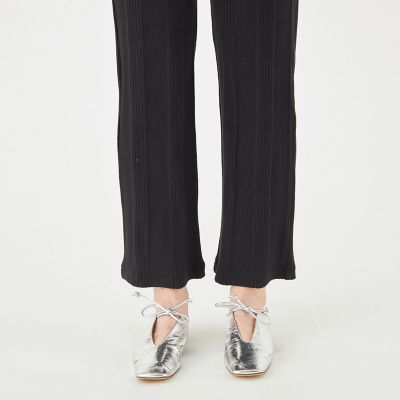 ニードルリブ　ストレートパンツ