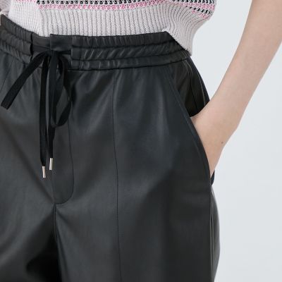レザーライク　ハーフパンツ