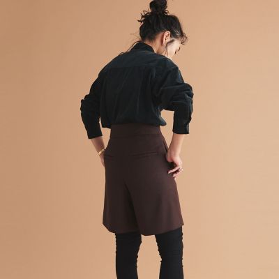 ＜maison TOMORROWLAND＞【別注】金子綾ｘＭＡＣＰＨＥＥ　ウールストレッチ　アシンメトリーショートパンツ