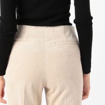 ワイドウェールコーデュロイ　セミフレアクロップドパンツ