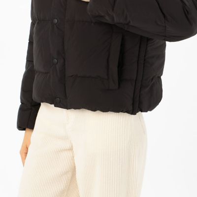 シームレスダウン ノーカラージャケット