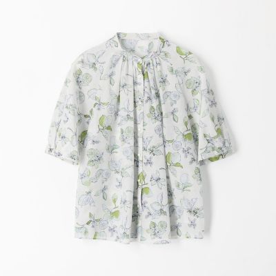 ＜maison TOMORROWLAND＞コットンシルクリモーネフラワープリント　パフスリーブブラウス