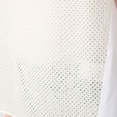 サークルエンブロイダリー　フレンチスリーブブラウス
