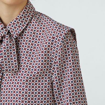 TOMORROWLAND ステップラインプリント ワイドボウタイブラウス セール】 ステップラインプリント ワイドボウタイブラウス （シャツ