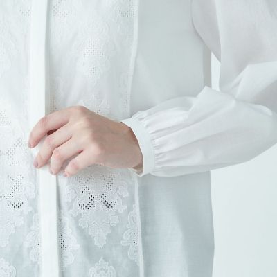 オーナメントエンブロイダリー コンビブラウス | maison TOMORROWLAND