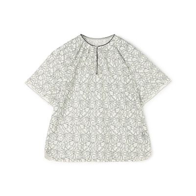 ＜maison TOMORROWLAND＞フラワーコードレース　スキームネックブラウス
