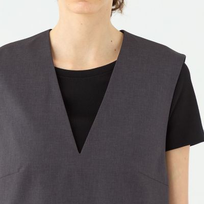 【予約商品７月中旬以降順次お届け】エクストラファインポリエステルトロピカル　Ｖネックトップス
