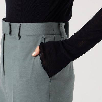 新品タグ付き✨トゥモローランド ドレーピーストレッチ シガレットパンツ 洗える ドレーピーストレッチ シガレットパンツ | maison TOMORROWLAND