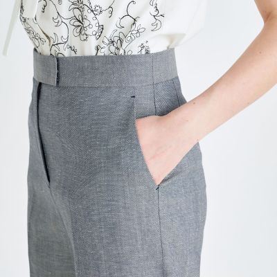 ピンヘッドストレッチ　ストレートパンツ