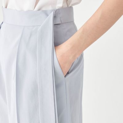 シャイニーウェザー セミワイドクロップドパンツ シャイニーウェザー セミワイドクロップドパンツ | maison