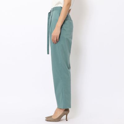 コットンポリエステル　フロントタックテーパードパンツ