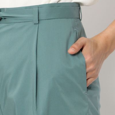 コットンポリエステル　フロントタックテーパードパンツ