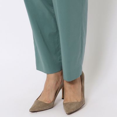 コットンポリエステル　フロントタックテーパードパンツ