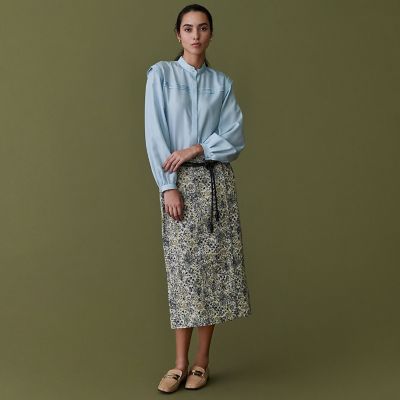 フラワージャカード Iラインミディスカート | maison TOMORROWLAND