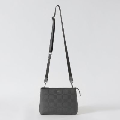 エンボスチェックスクウェアサコッシュ | BLACK LABEL CRESTBRIDGE