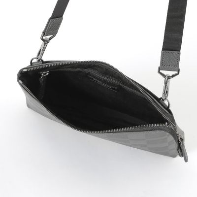 エンボスチェックスクウェアサコッシュ | BLACK LABEL CRESTBRIDGE