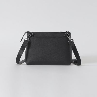 エンボスチェックスクウェアサコッシュ | BLACK LABEL CRESTBRIDGE