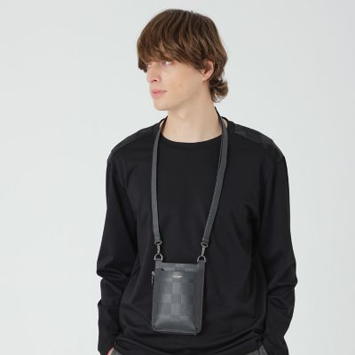 エンボスチェックスマートフォンショルダーケース | BLACK LABEL