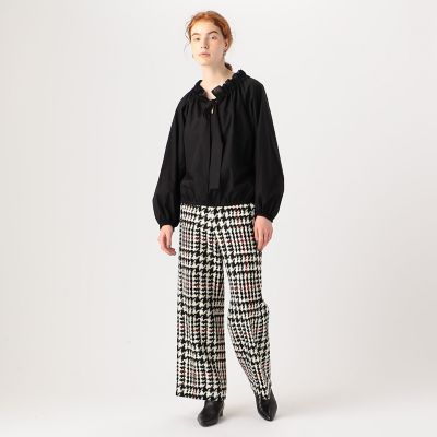 ブラックコンビネーション　ネックフリルブラウス
