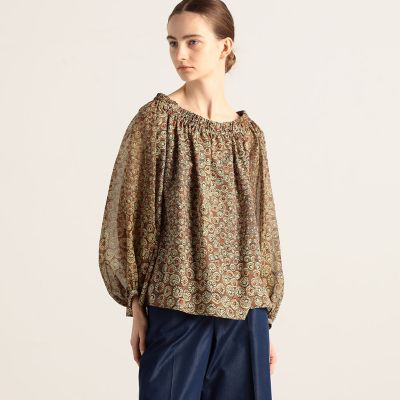 美品◯トゥモローランド　3万円　フルーレットプリント ギャザーネックブラウス フルーレットプリント ギャザーネックブラウス | maison TOMORROWLAND