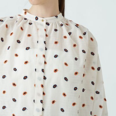 プチマーガレットエンブロイダリー ギャザーブラウス | maison