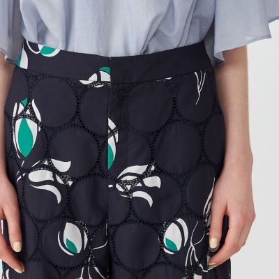 アイレットフルール　ストレートパンツ