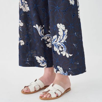 アイレットハイビスカス　ストレートパンツ
