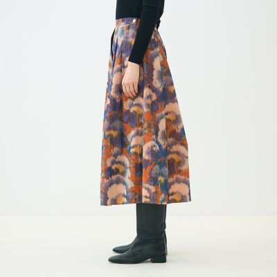 ヴァーミリオンプリント タックスイングスカート | maison