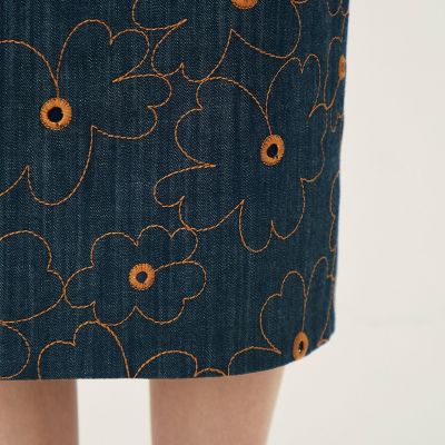 デニムフラワーリング タイトストレートスカート | maison