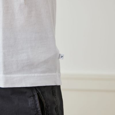 ベーシック　ＶネックＴシャツ　ＭＬＪ３３５２