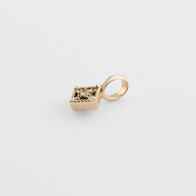 Ｋ１０ダイヤモンドチャーム（０．０３ｃｔ）