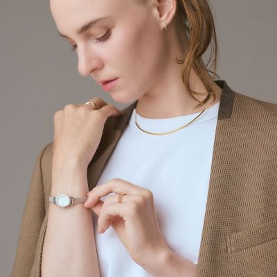 agete アガット　オーバルフェイス　ジュエリーウォッチ　ダイヤ　シェル アガット 時計 オーバルフェイス ジュエリー ウォッチ (Agete