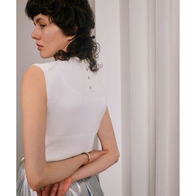 ＜allureville (Women)＞バック釦ディティールプルオーバー