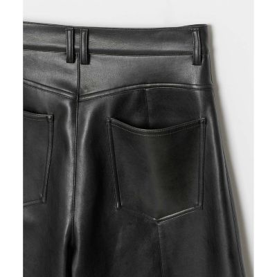 フェイクレザーフロントシームパンツ