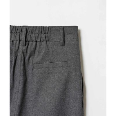 タックテーパードパンツ