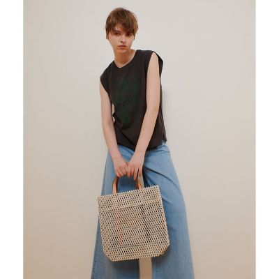 ボタニカル刺繍Ｔシャツ