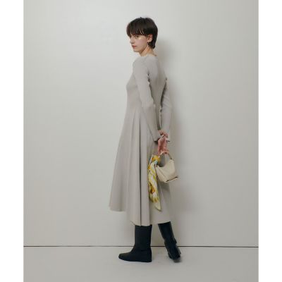 ス*ミ様 新品 アルアバイル ソロアンストレッチハイネックフレアワンピース ブラ コンシールフロントマチフレアリブワンピース | allureville (Women
