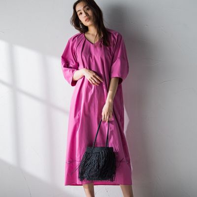 ＜MAYSON GREY（Women）＞ハシゴレースＶネックタックワンピース≪洗濯機で洗える≫