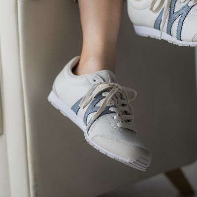 【ＭＩＺＵＮＯ】ＭＬＣ－０スニーカー