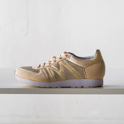 【ＭＩＺＵＮＯ】ＭＲ１スニーカー