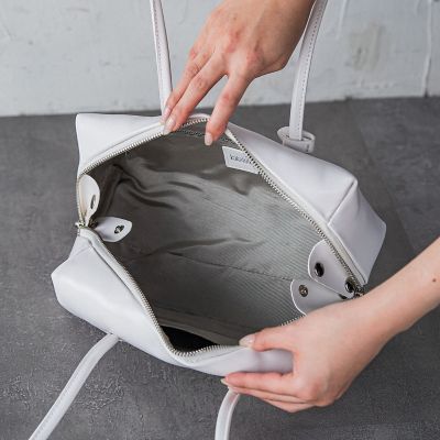 キューブボストンバッグ