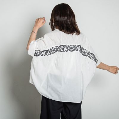 バックギャザー刺繍ブラウス≪手洗い可能≫