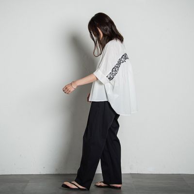バックギャザー刺繍ブラウス≪手洗い可能≫