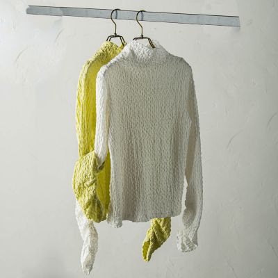 ＜MAYSON GREY（Women）＞シュリンクジャージーハイネックプルオーバー≪洗濯機で洗える≫