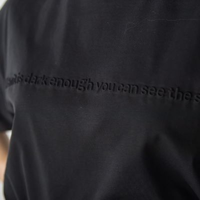 エンボスロゴＴシャツ≪手洗い可能≫